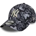 czarna-zakrzywiona-czapka-regulowana-9forty-all-over-print-new-york-yankees-mlb-od-new-era