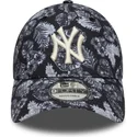 czarna-regulowana-czapka-z-daszkiem-9forty-all-over-print-new-york-yankees-mlb-od-new-era