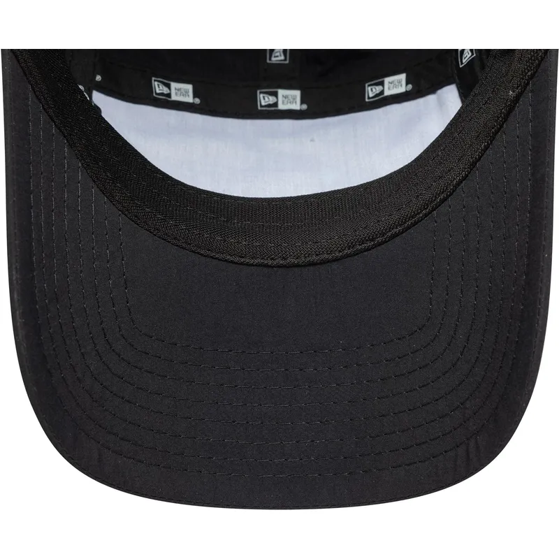 czarna-zakrzywiona-czapka-regulowana-runner-tech-new-era