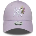 fioletowa-zakrzywiona-czapka-regulowana-dla-kobiet-9forty-floral-icon-new-york-yankees-mlb-od-new-era