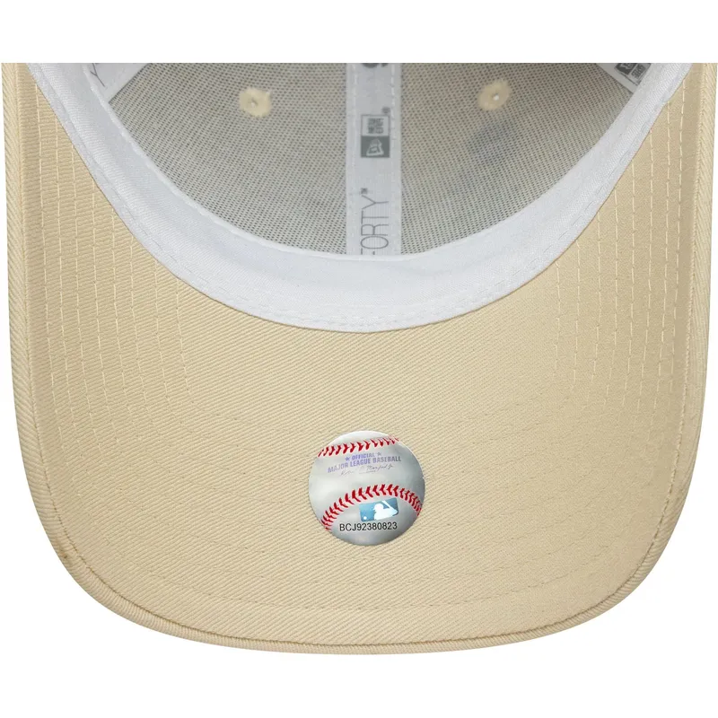 kepure-islenkta-smelio-reguliuojamas-9forty-beaded-new-york-yankees-mlb-new-era