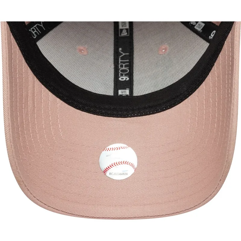 kepure-islenkta-rozine-reguliuojama-juostele-9forty-beaded-new-york-yankees-mlb-new-era