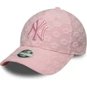 rozowa-regulowana-czapka-z-daszkiem-9forty-floral-towelling-new-york-yankees-mlb-dla-kobiet-od-new-era