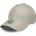 bezowa-regulowana-czapka-z-zakrzywionym-daszkiem-dla-kobiet-9forty-woven-new-york-yankees-mlb-od-new-era