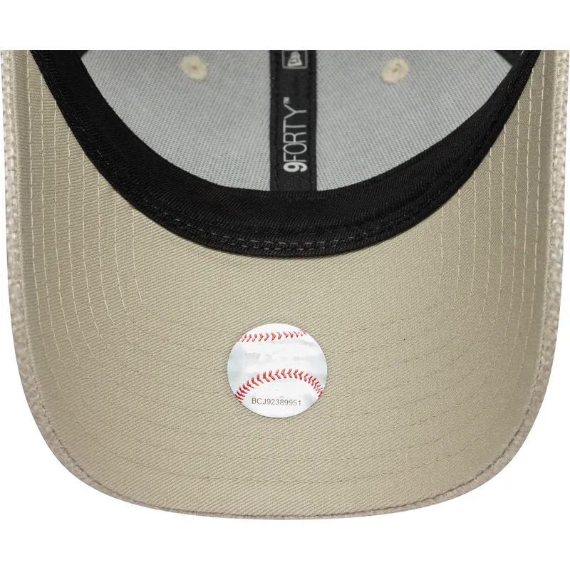 bezowa-regulowana-czapka-z-daszkiem-dla-kobiet-9forty-woven-new-york-yankees-mlb-new-era