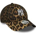 kepure-islenkta-leopardinis-reguliuojamas-9twenty-outline-new-york-yankees-mlb-new-era
