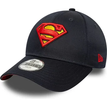 Granatowa czapka z zakrzywionym daszkiem dla dzieci 9FORTY All Over Print Superman DC Comics od New Era