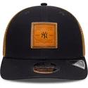 czapka-trucker-granatowa-i-brazowa-9seventy-stretch-snap-debossed-logo-new-york-yankees-mlb-new-era
