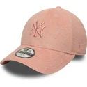 rozowa-regulowana-czapka-z-daszkiem-dla-dzieci-9forty-towelling-new-york-yankees-mlb-od-new-era