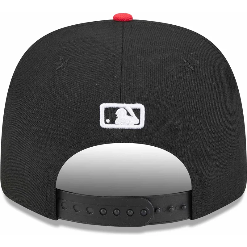 czerwona-i-czarna-zakrzywiona-czapka-snapback-9seventy-stretch-snap-city-connect-chicago-white-sox-mlb-new-era