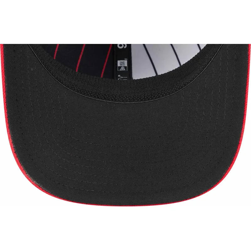 czerwona-i-czarna-zakrzywiona-czapka-snapback-9seventy-stretch-snap-city-connect-chicago-white-sox-mlb-new-era