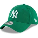 zielona-zakrzywiona-czapka-regulowana-9twenty-core-classic-new-york-yankees-mlb-od-new-era
