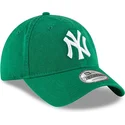 zielona-zakrzywiona-czapka-regulowana-9twenty-core-classic-new-york-yankees-mlb-od-new-era