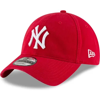 Czerwona zakrzywiona regulowana czapka 9TWENTY Core Classic New York Yankees MLB od New Era