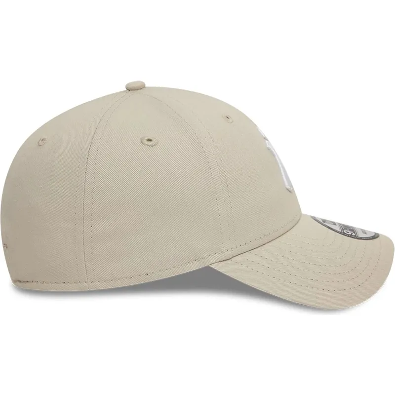 cap-islenkta-beige-adjustable-strap-9forty-league-essential-new-york-yankees-mlb-new-era