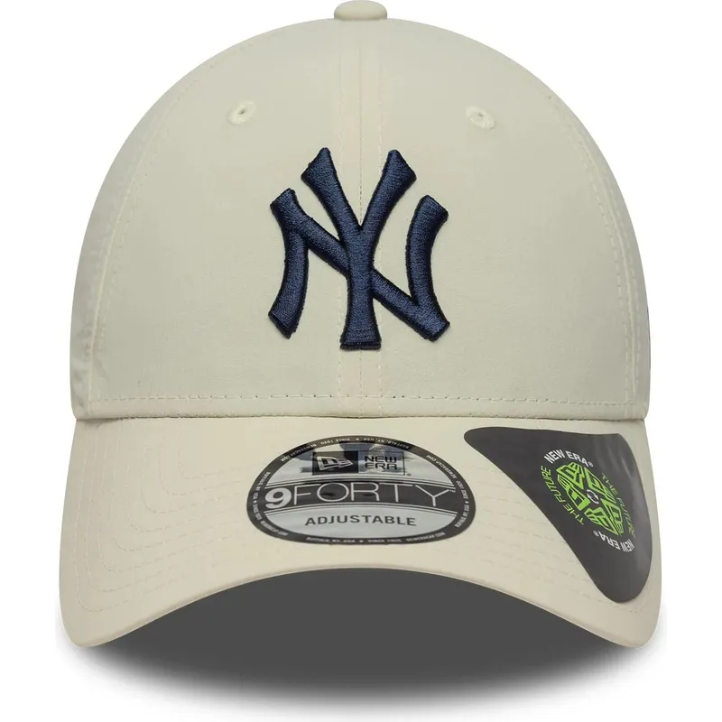 bezowa-zakrzywiona-czapka-z-regulacja-z-granatowym-logo-9forty-recycled-new-york-yankees-mlb-new-era