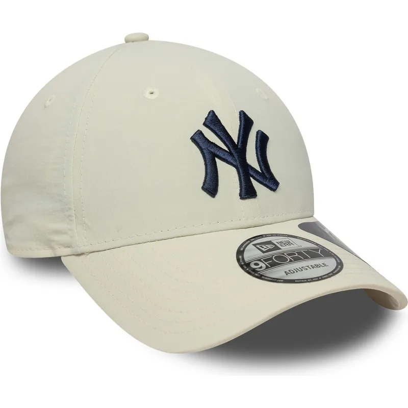 bezowa-zakrzywiona-czapka-z-regulacja-z-granatowym-logo-9forty-recycled-new-york-yankees-mlb-new-era