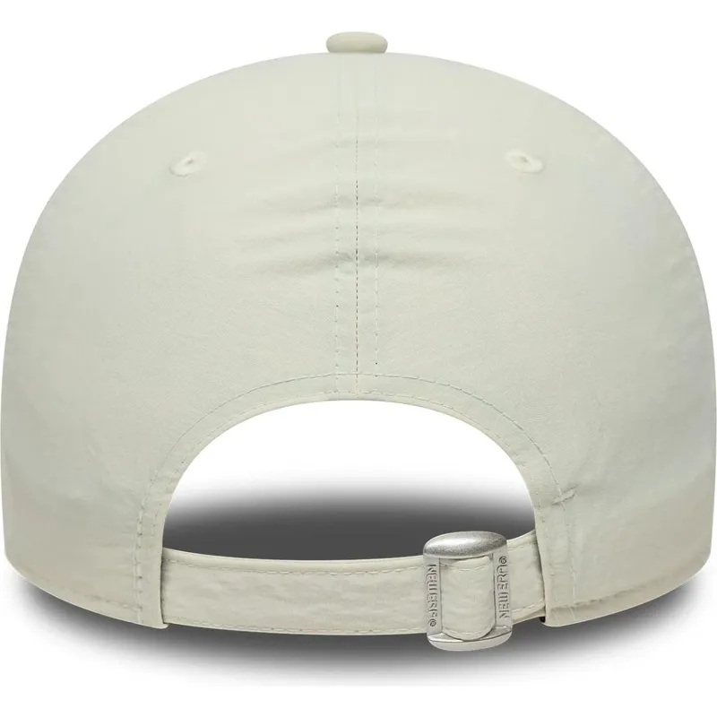 bezowa-zakrzywiona-czapka-z-regulacja-z-granatowym-logo-9forty-recycled-new-york-yankees-mlb-new-era