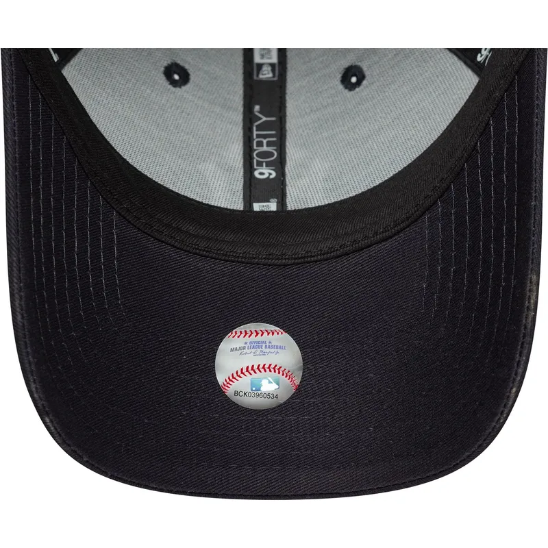 regulowana-czapka-z-daszkiem-granatowa-9forty-side-patch-new-york-yankees-mlb-od-new-era