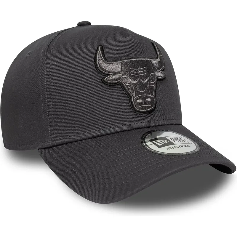 szara-czapka-z-zakrzywionym-daszkiem-snapback-z-szarym-logo-e-frame-tonal-outline-chicago-bulls-nba-od-new-era