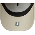 bezowa-czapka-z-zakrzywionym-daszkiem-typu-snapback-z-bezowym-logo-e-frame-tonal-outline-los-angeles-lakers-nba-od-new-era