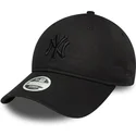czarna-regulowana-czapka-z-zakrzywionym-daszkiem-dla-kobiet-z-czarnym-logo-9twenty-bow-back-new-york-yankees-mlb-new-era
