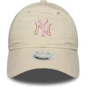 new-era-curved-brim-women-pink-logo-9twenty-contrast-stitch-new-york-yankees-mlb-beige-adjustable-cap