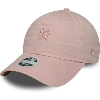 Różowa regulowana czapka z zakrzywionym daszkiem dla kobiet z różowym logo 9TWENTY Mini Washed New York Yankees MLB od New Era