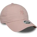 rozowa-regulowana-czapka-z-zakrzywionym-daszkiem-dla-kobiet-z-rozowym-logo-9twenty-mini-washed-new-york-yankees-mlb-od-new-era