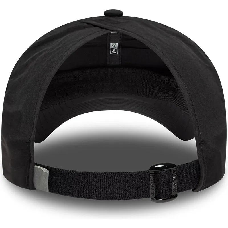 czarna-regulowana-czapka-z-daszkiem-dla-kobiet-z-otworem-na-kucyk-pony-tail-open-back-od-new-era