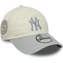 gorra-curva-beige-y-gris-ajustable-para-mujer-9twenty-world-series-cooperstown-de-new-york-yankees-mlb-de-new-era