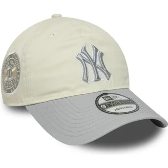 Gorra curva beige y gris ajustable para mujer 9TWENTY World Series Cooperstown de New York Yankees MLB de New Era