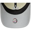 gorra-curva-beige-y-gris-ajustable-para-mujer-9twenty-world-series-cooperstown-de-new-york-yankees-mlb-de-new-era