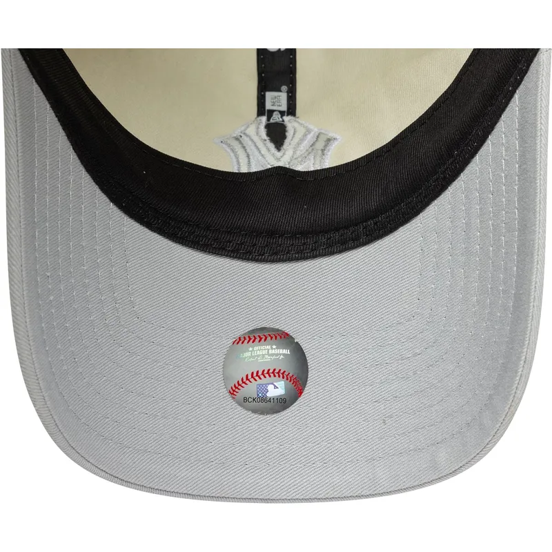 cap-islenkta-beige-adjustable-strap-9twenty-world-series-cooperstown-new-york-yankees-mlb-new-era