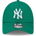 zielona-zakrzywiona-regulowana-czapka-damska-9forty-league-essential-new-york-yankees-mlb-od-new-era