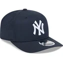 granatowa-czapka-z-zakrzywionym-daszkiem-snapback-9seventy-stretch-snap-perf-new-york-yankees-mlb-new-era
