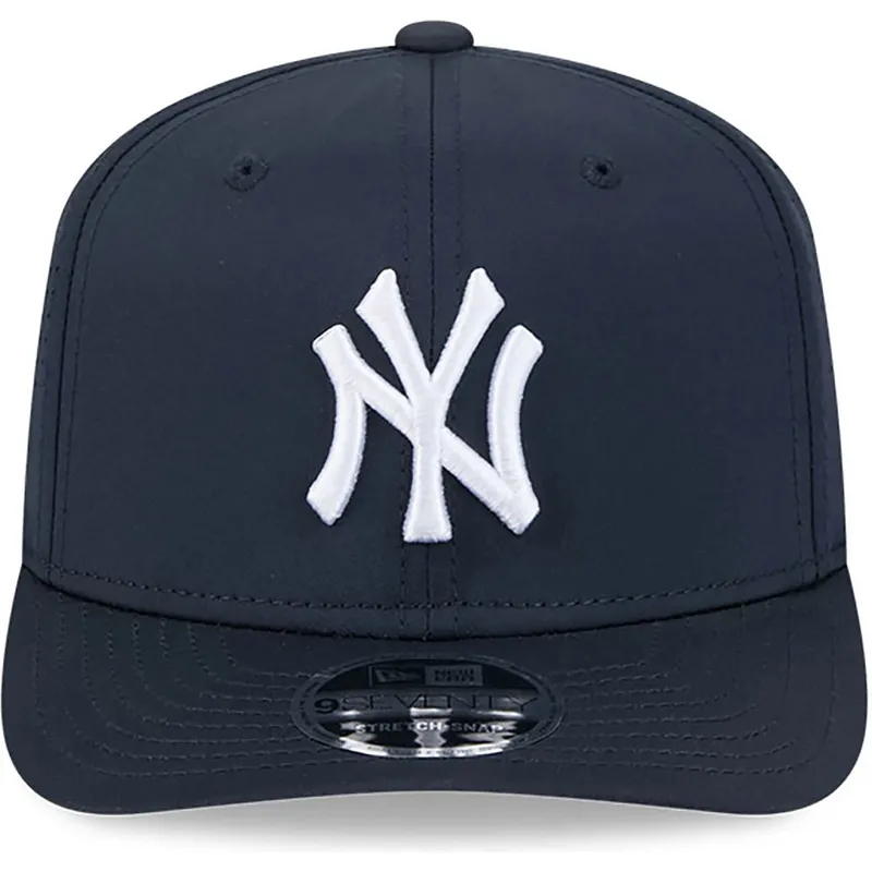 granatowa-czapka-z-zakrzywionym-daszkiem-snapback-9seventy-stretch-snap-perf-new-york-yankees-mlb-new-era