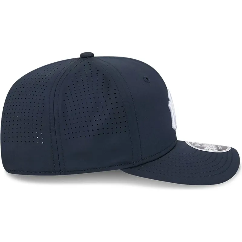 kepure-islenkta-tamsiai-melyna-snapback-9seventy-stretch-snap-perf-new-york-yankees-mlb-new-era kepure-islenkta-tamsiai-melyna-snapback-9seventy-stretch-snap-perf-new-york-yankees-mlb-new-era