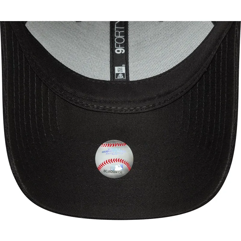 czarna-regulowana-czapka-z-daszkiem-9forty-flawless-cord-new-york-yankees-mlb-new-era