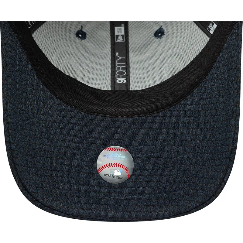 kepure-islenkta-tamsiai-melyna-snapback-9forty-flawless-mesh-new-york-yankees-mlb-new-era