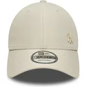bezowa-czapka-z-zakrzywionym-daszkiem-regulowana-z-bezowym-logo-9forty-tonal-flawless-new-york-yankees-mlb-od-new-era