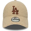 bezowa-regulowana-czapka-z-zakrzywionym-daszkiem-z-brazowym-logo-9forty-borg-los-angeles-dodgers-mlb-new-era