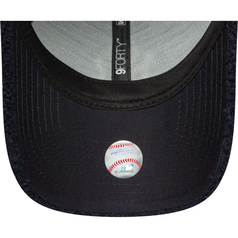 kepure-islenkta-tamsiai-melyna-reguliuojamas-9forty-borg-new-york-yankees-mlb-new-era