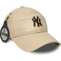 cap-islenkta-beige-adjustable-strap-marron-9twenty-leather-new-york-yankees-mlb-new-era