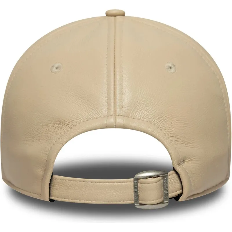 cap-islenkta-beige-adjustable-strap-marron-9twenty-leather-new-york-yankees-mlb-new-era