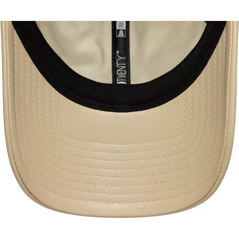 cap-islenkta-beige-adjustable-strap-marron-9twenty-leather-new-york-yankees-mlb-new-era
