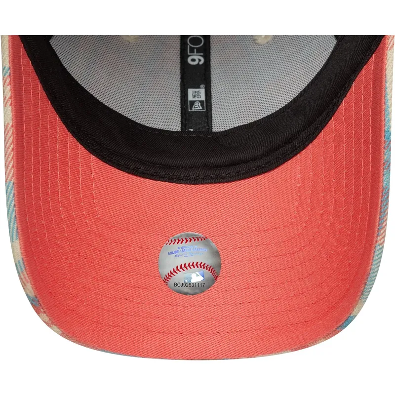 kepure-islenkta-rozine-reguliuojamas-9forty-check-new-york-yankees-mlb-new-era