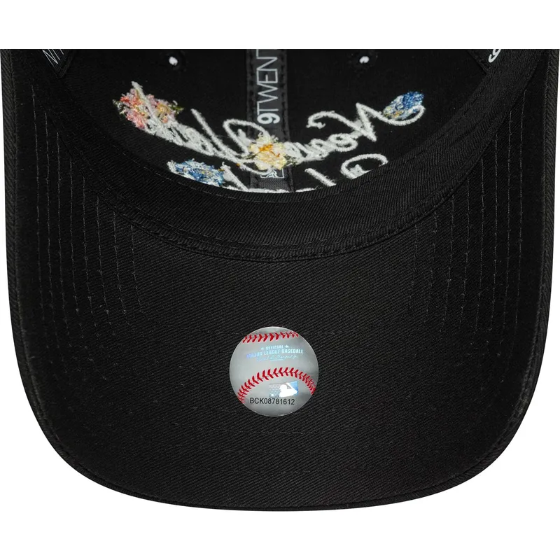 kepure-islenkta-juoda-reguliuojama-juostele-9forty-floral-script-new-york-yankees-mlb-new-era