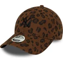 kepure-islenkta-leopardinis-reguliuojamas-9forty-leopard-cord-new-york-yankees-mlb-new-era