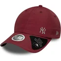 czapka-z-zakrzywionym-daszkiem-w-kolorze-bordowym-regulowana-z-otwartym-tylem-flawless-new-york-yankees-mlb-od-new-era-dla-kobie
